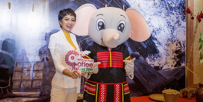 Hoa hậu H’Hen Niê làm đại sứ truyền thông của Lễ hội Cà phê Buôn Ma Thuột lần thứ 8 năm 2023
